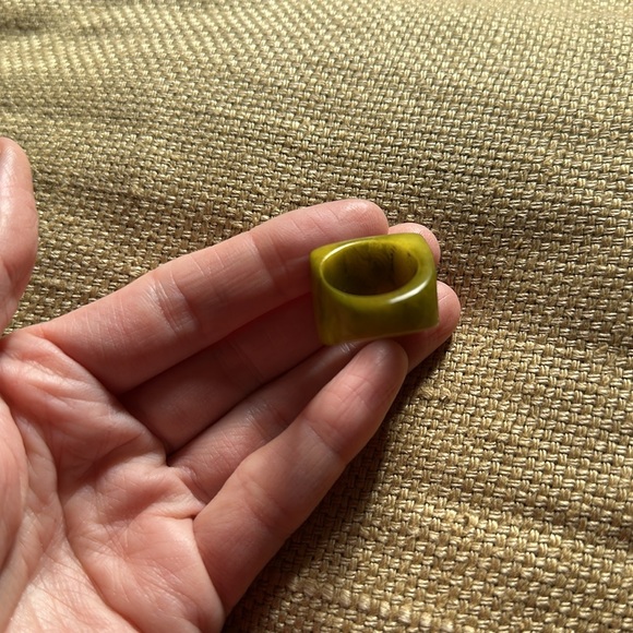 Resin or carved nut ring - Picture 5 of 8